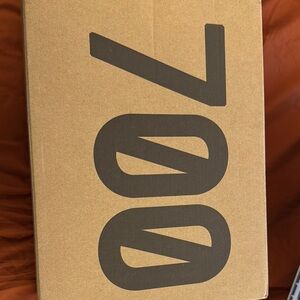 Yeezy 700 Box